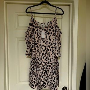 Gorgeous brand new women’s dress